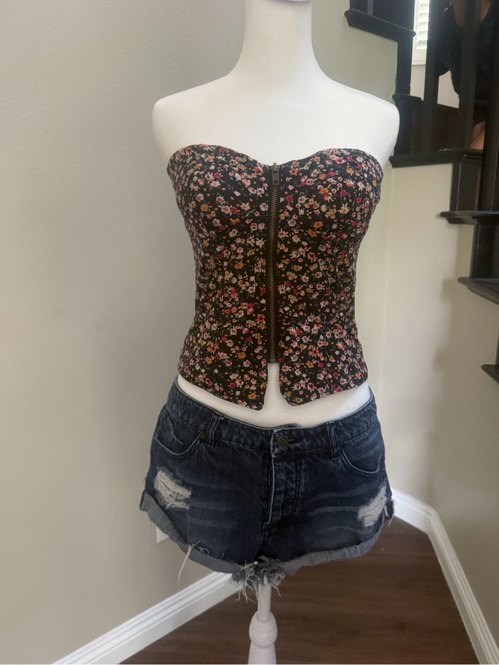 Silence + Noise Women’s Floral Corset Bustier Top – Urban Outfitters